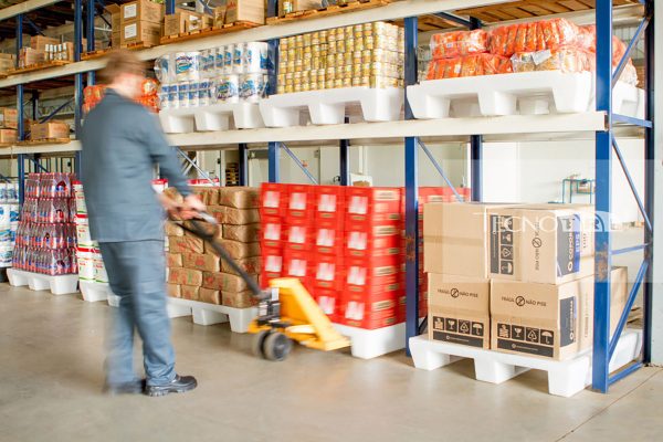 Pallet Plástico Tecnotri - Depósito de Alimentos