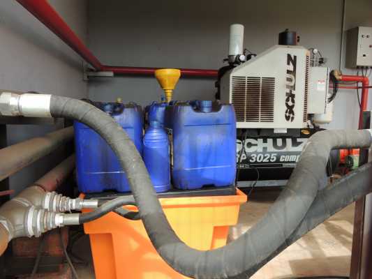 Bacia de contenção Tecnotri utilizado nas casas de compressores