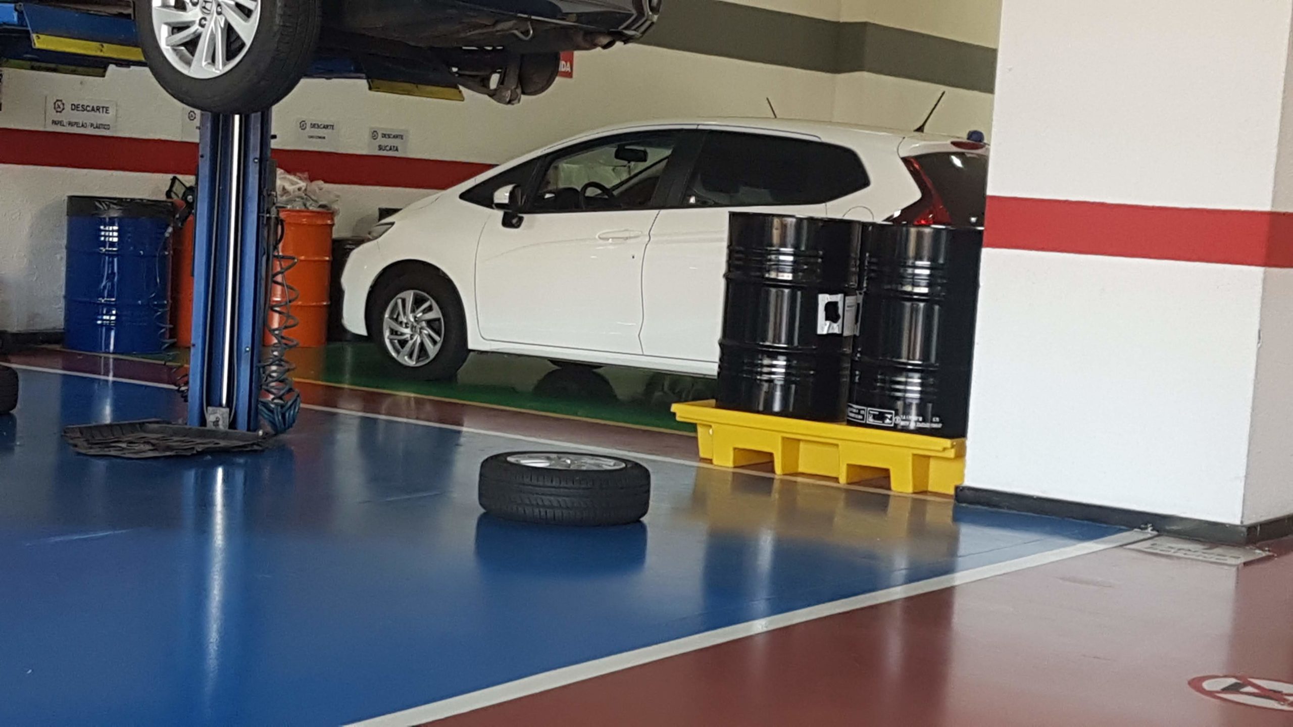 Uso de bacia de contenção nas Concessionárias Honda