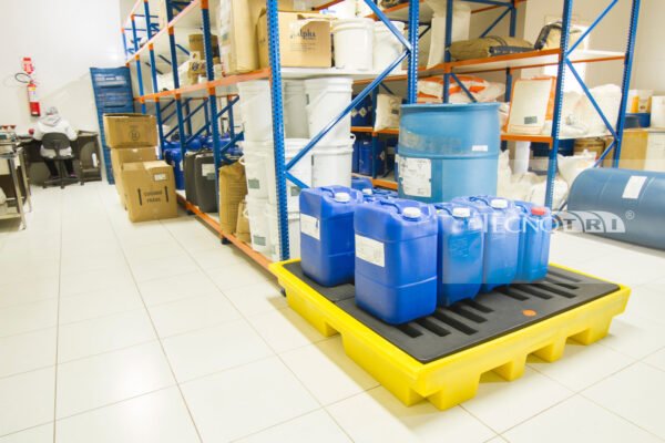 armazenamento de liquidos inflamaveis - contentores plasticos - tecnotri