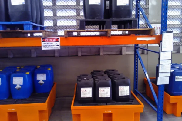 pallet de contenção com normas nr20