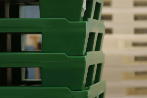 logística para indústria com pallet plástico