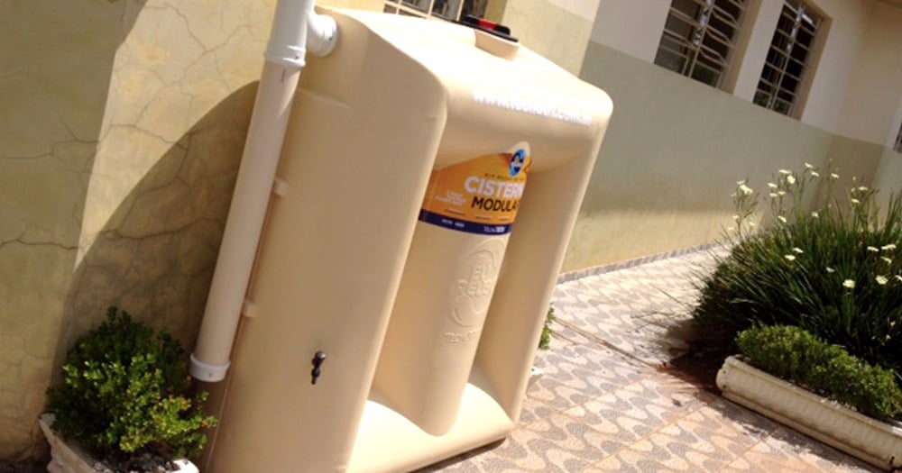 Captação de Água da Chuva em Escolas. Um Ambiente Educativo e Ecologicamente Correto