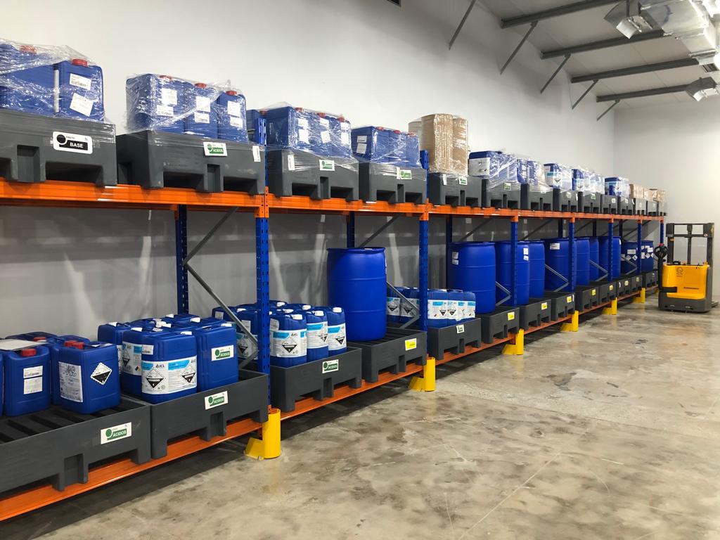 Movimentação e segurança para líquidos químicos e inflamáveis