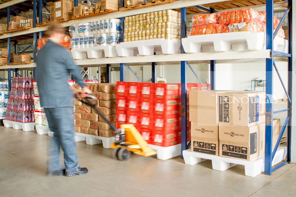 Solução de problemas logísticos com o Pallet Super Roto